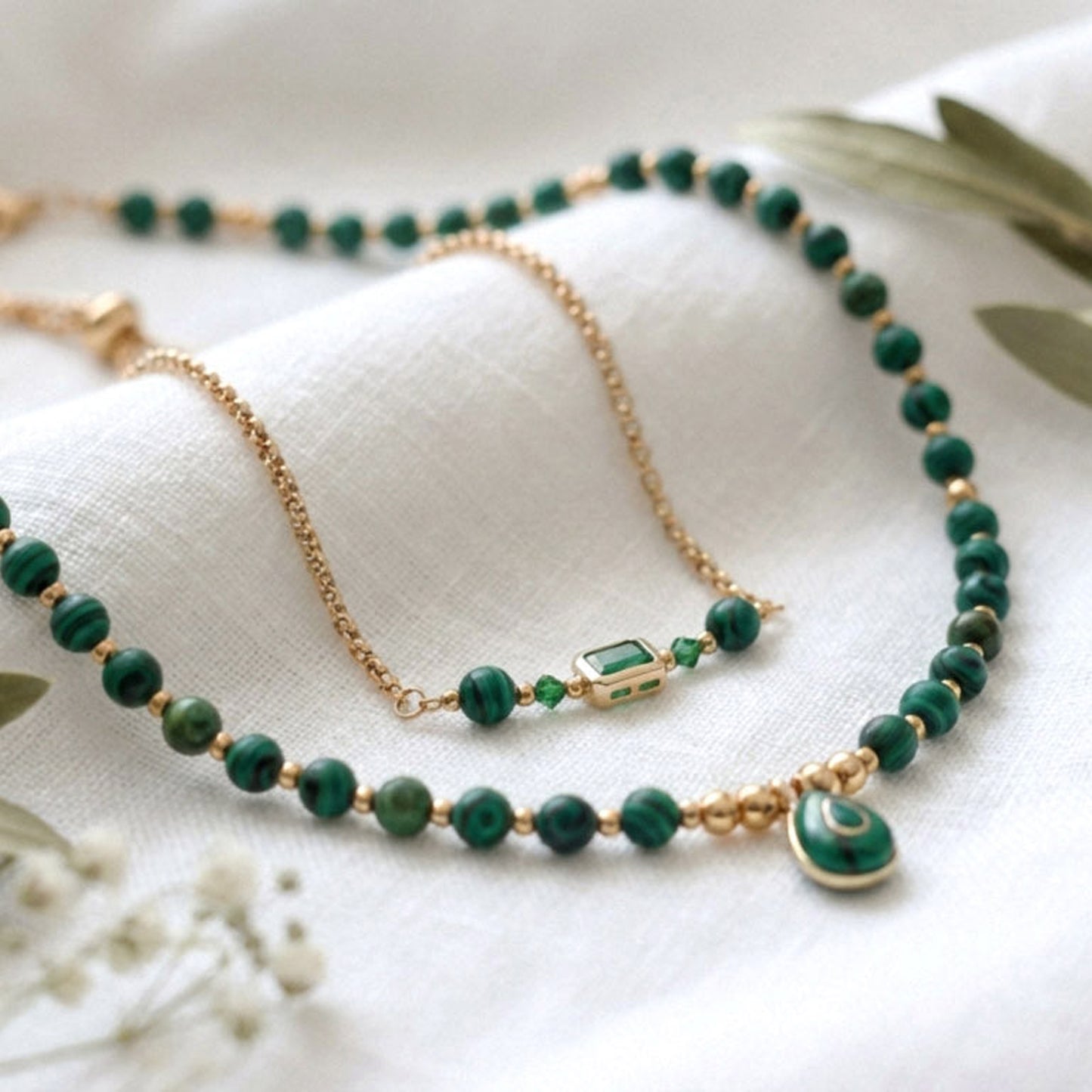 Verdant Malachite – Schmuckset mit Malachit mit Gold-Details