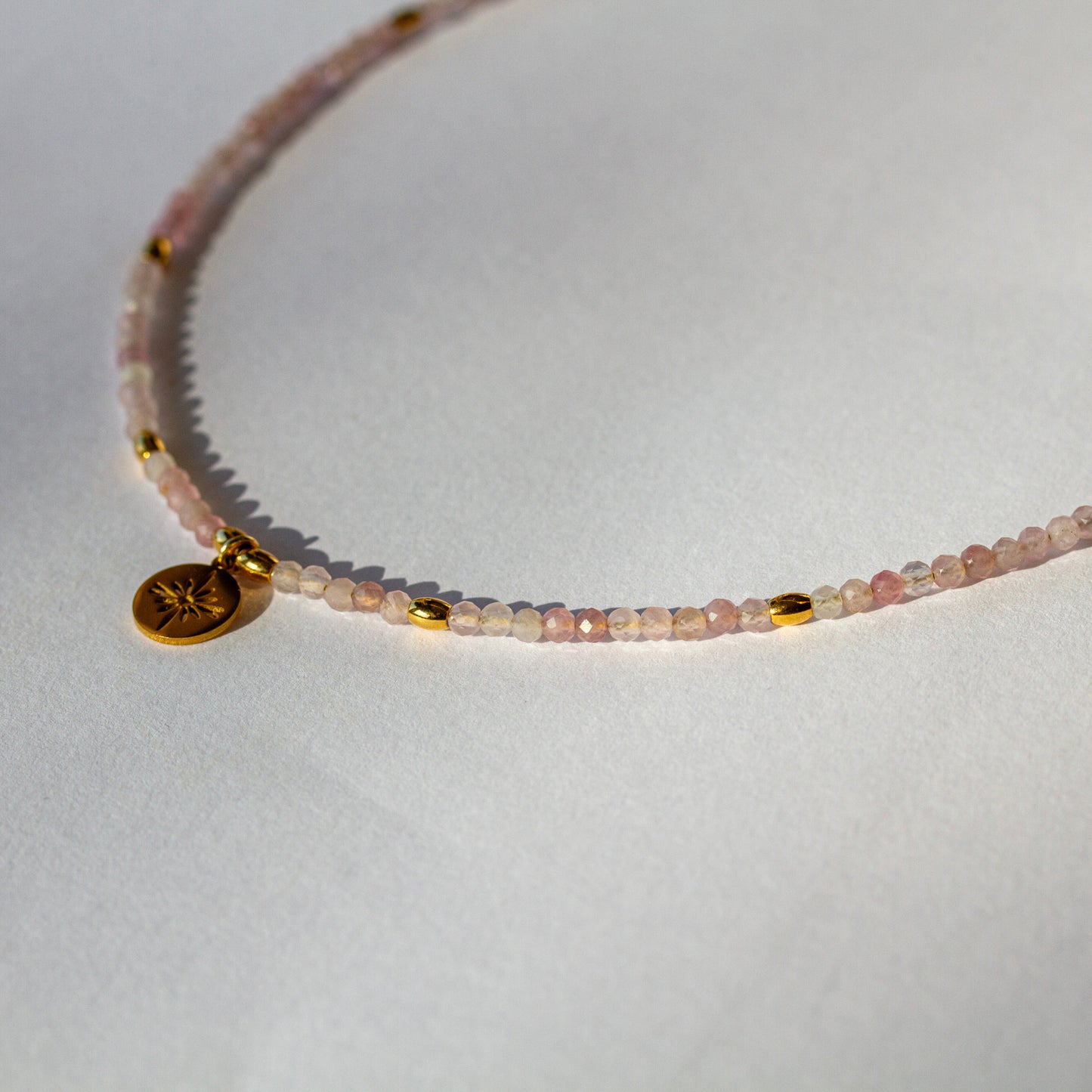 Rosé Bloom – Filigraner Rosenquarz-Choker