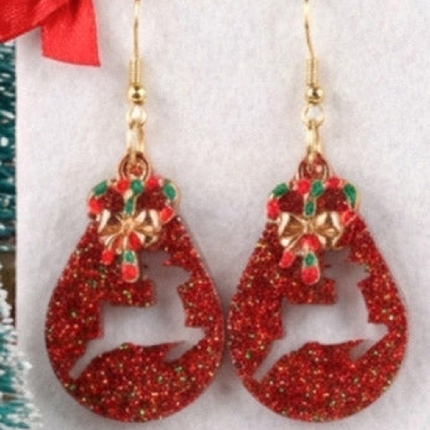 Festive Ruby Spark – Weihnachtsohrringe Kollektion
