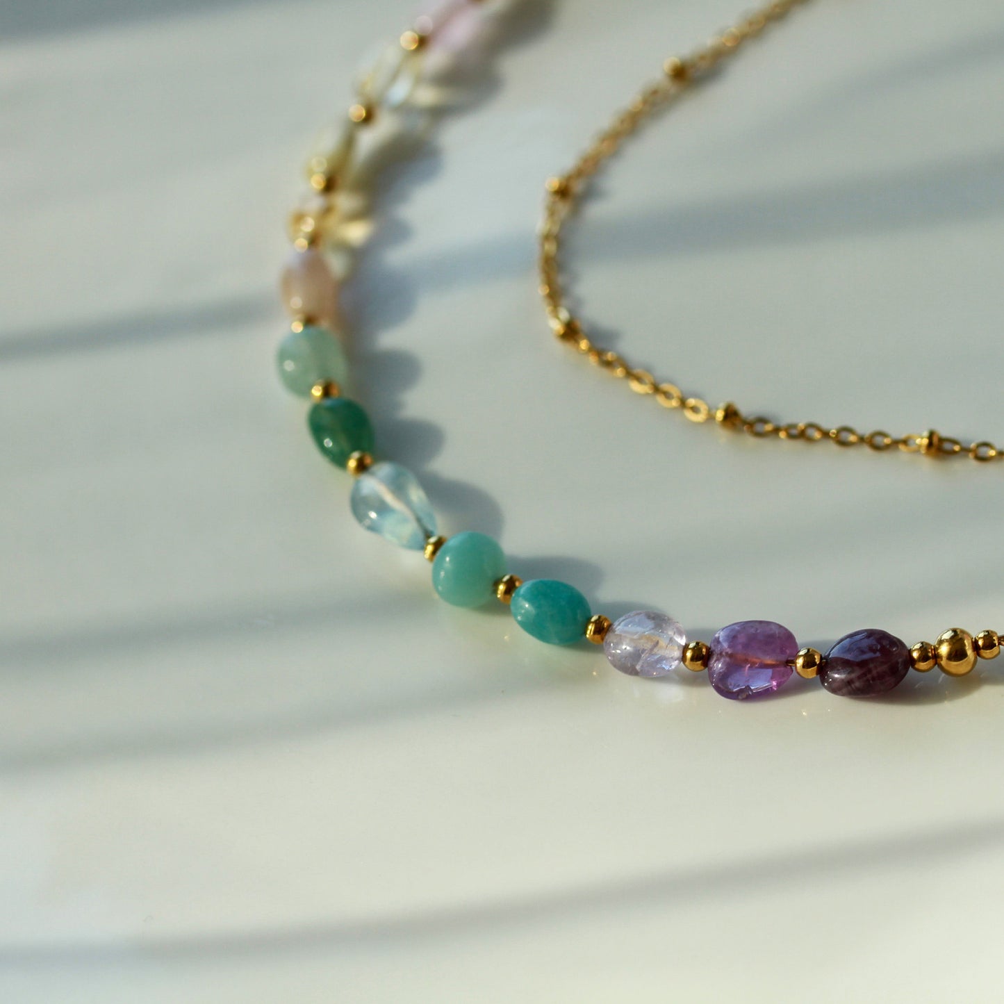 Rainbow Bloom – Bunte Naturstein-Halskette