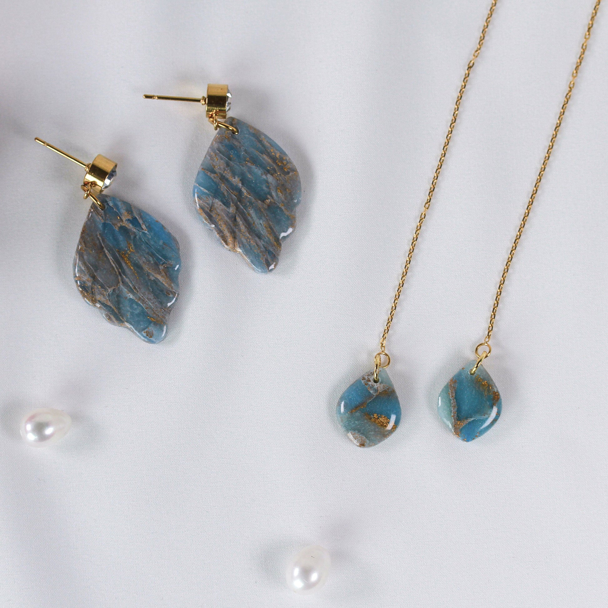 Blue Grey Marble Leaf – Ohrringe