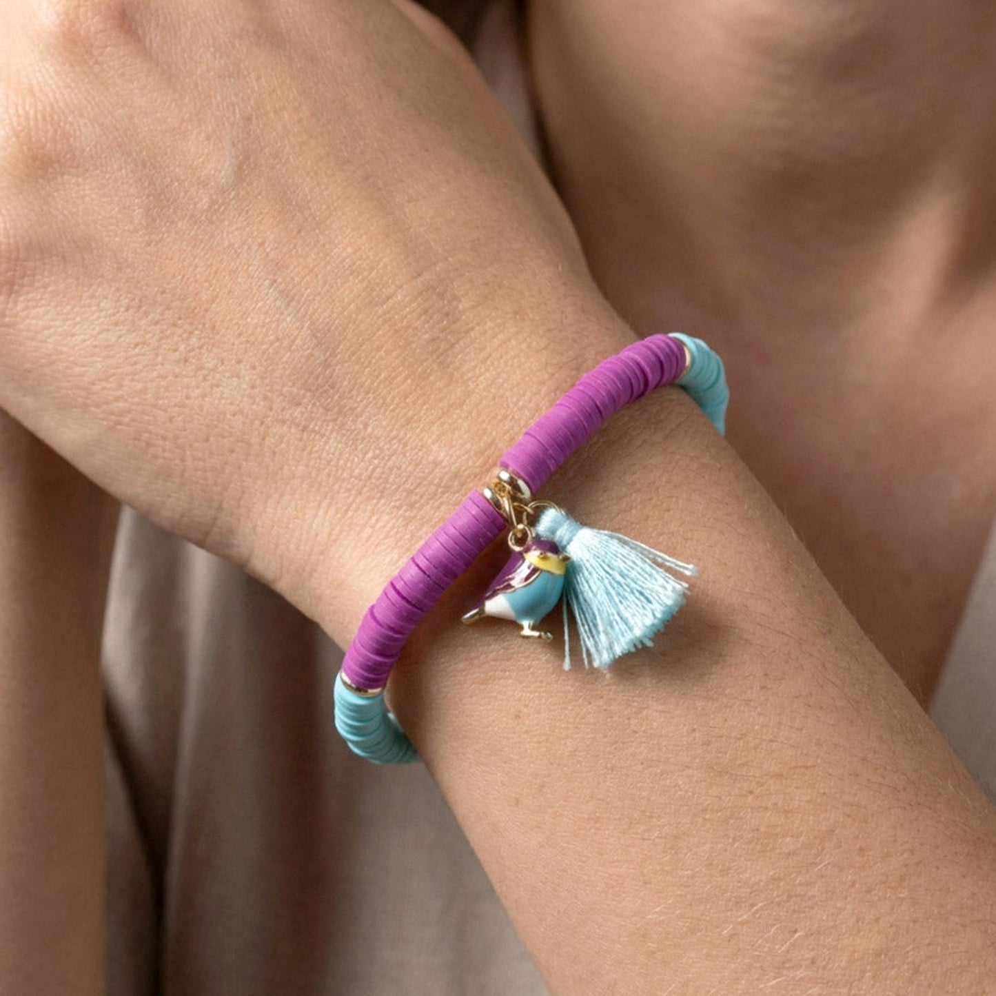 Tropical Bird – Buntes Katsuki-Armband mit Vogel-Anhänger