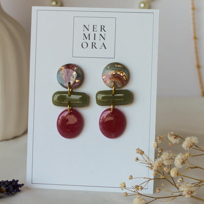 Little Rose Gilded Marble – Dreistufige Ohrhänger in Rosé und Olivgrün