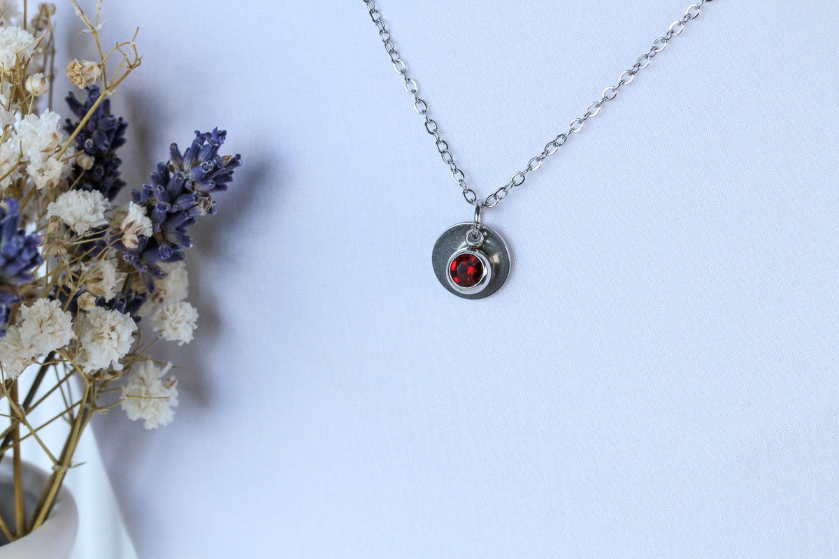 Birthstone Glow – Halskette in Geburtssteinfarbe