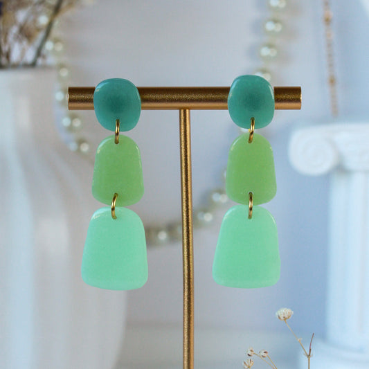 Jade Sorbet – Dreistufige Ohrhänger in Jadegrün