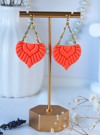Wild Heart Swing – Gerillte Hängeohrringe in Orange-Rot