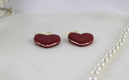 Rote Macaron Ohrringe – Handgefertigte Polymer Clay Valentinstags-Ohrringe