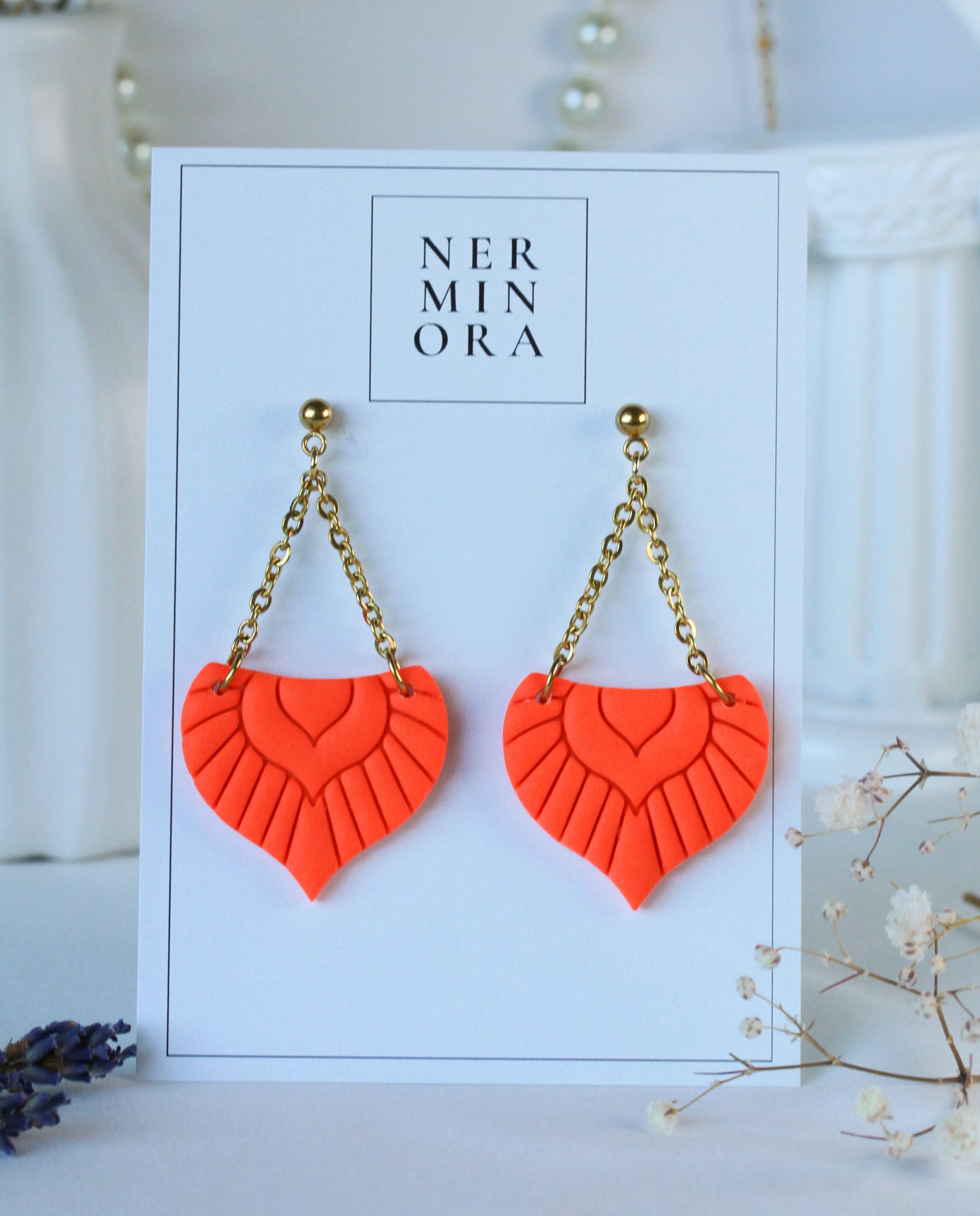 Wild Heart Swing – Gerillte Hängeohrringe in Orange-Rot