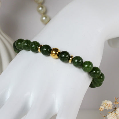 Verdora – Grünes Natursteinarmband mit Goldakzent