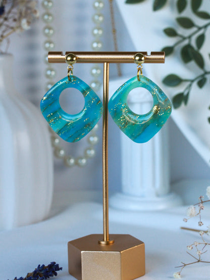 Lagoon Frame – Quadratische Rahmen-Ohrstecker in Türkis-Gold