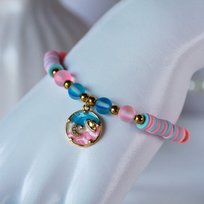 Soft Horizon – Buntes Katsuki-Armband mit Mond-und-Sterne-Anhänger