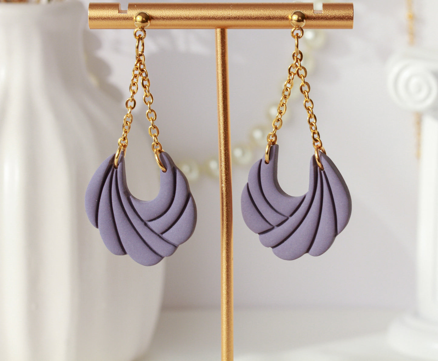 Dewlight Chain – Matte Chain-Ohrringe mit Bogenform