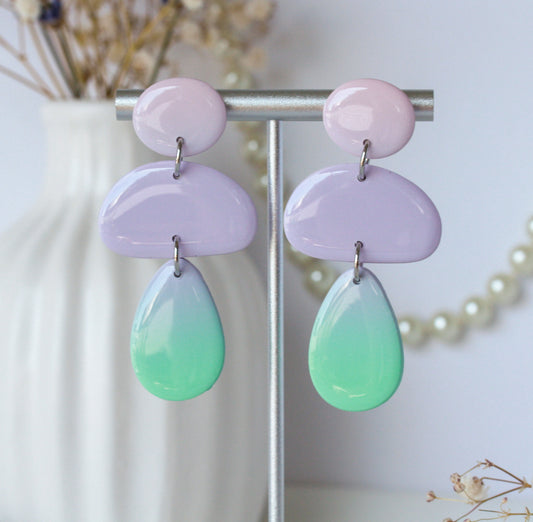 Iris Eclipse – Elegante Hängeohrringe in Flieder und Teal
