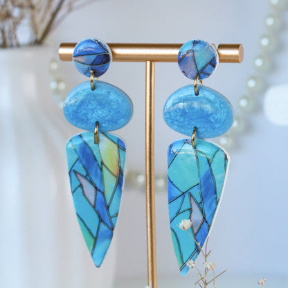 Ocean Mosaic Collection – Geometrische Ohrringe in Ozeanblau