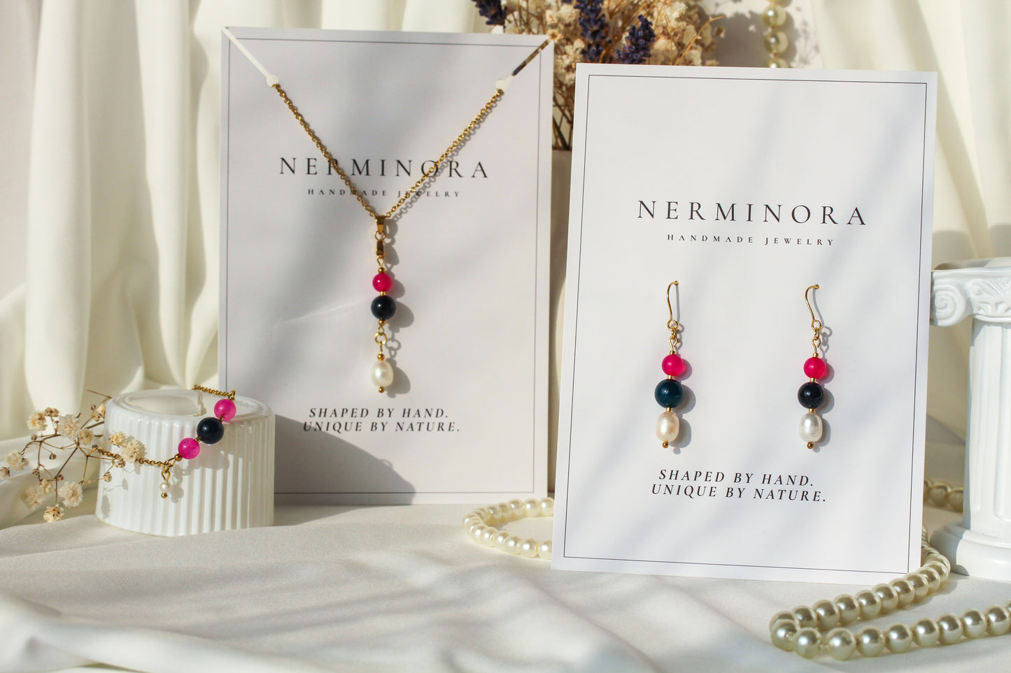 Berry & Pearl Collection – Schmuck in Pink, Dunkelblau und Perlweiß