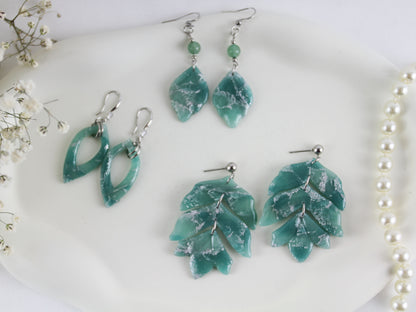 Elegante Grün-Silber Marmor Ohrringe – Handgefertigte Statement Kollektion