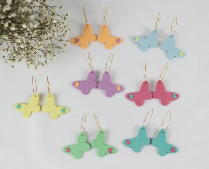 Bunte Butterfly Creolen – Handgefertigte Polymer Clay Schmetterling Ohrringe