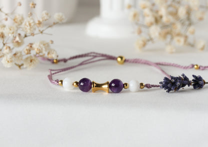 Violet Balance – Amethyst-Armband mit Perlmuttperlen
