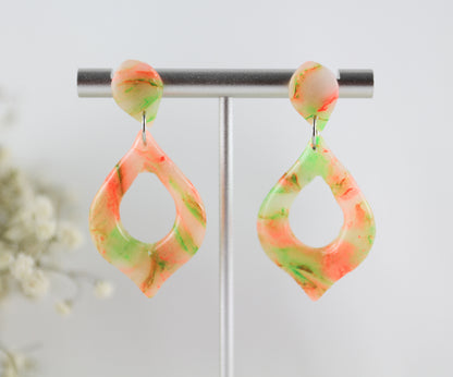 Neon Orange-Grüne Statement Ohrringe – Handgefertigte Polymer Clay Sommerohrringe