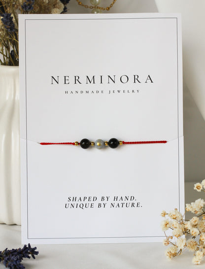 Crimson Veil – Natursteinarmband in Schwarz & Grau