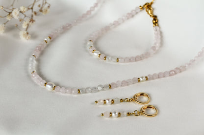 Rosewater – Schmuckset mit Rosenquarz, Mondstein und Süßwasserperlen