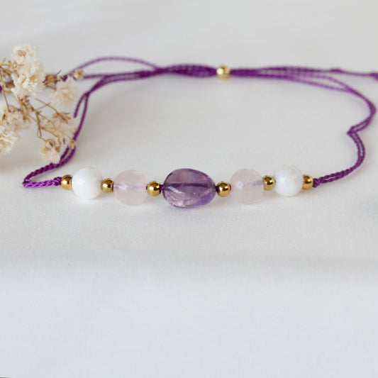 Lilac Harmony – Armband mit Perlmuttperle, Rosenquarz & Amethyst