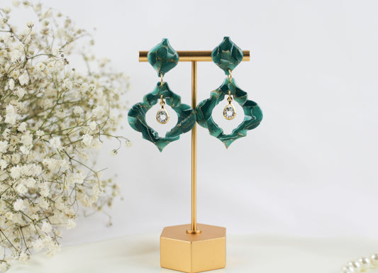 Elegante grün goldene naturinspierierte Verdi Lapponia Polymer Clay Ohrringe - Kollektion