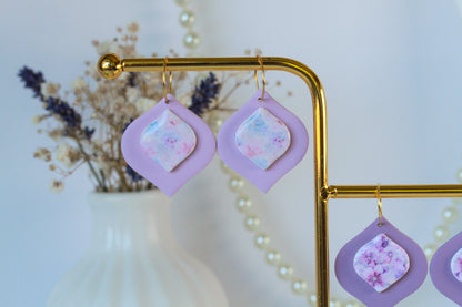 Blossom Whisper Rose – Pastellrosa Ohrhänger mit Marmor-Element
