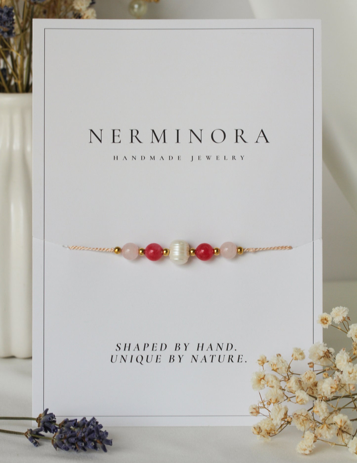 Berry Pearl – Armband mit Rosenquarz, Chalcedon & Süßwasserperle