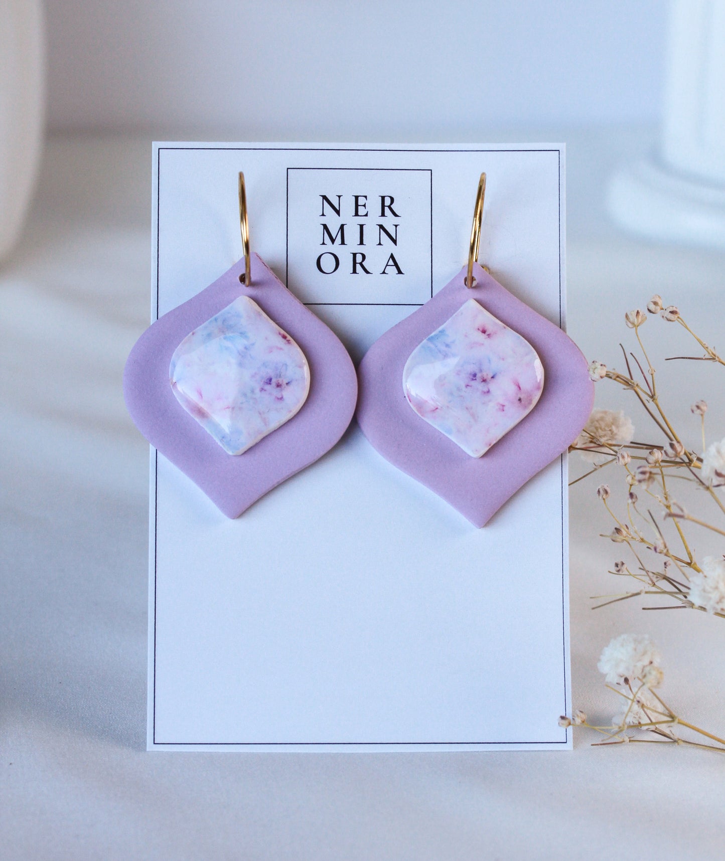 Blossom Whisper Rose – Pastellrosa Ohrhänger mit Marmor-Element
