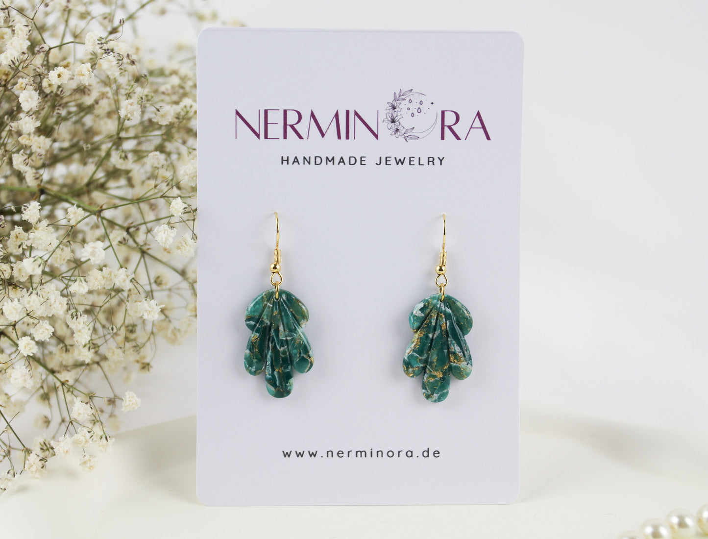 Elegante grün goldene naturinspierierte Verdi Lapponia Polymer Clay Ohrringe - Kollektion