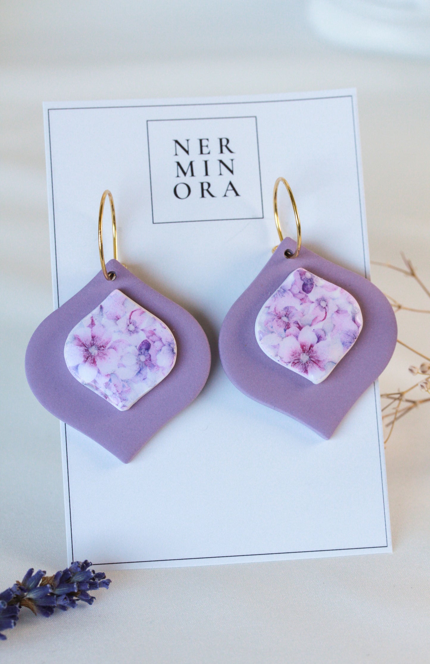 Blossom Whisper Floral Frame – Offene Rauten-Ohrhänger mit buntem Mosaik