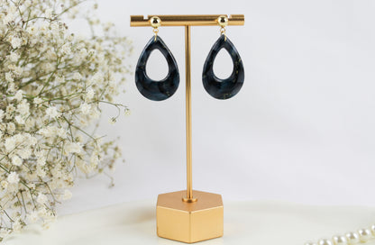 Elegante Dunkelblaue Tropfen – Handgefertigte Polymer Clay Statement Ohrringe