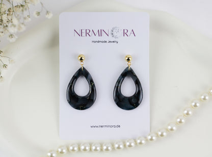 Elegante Dunkelblaue Tropfen – Handgefertigte Polymer Clay Statement Ohrringe