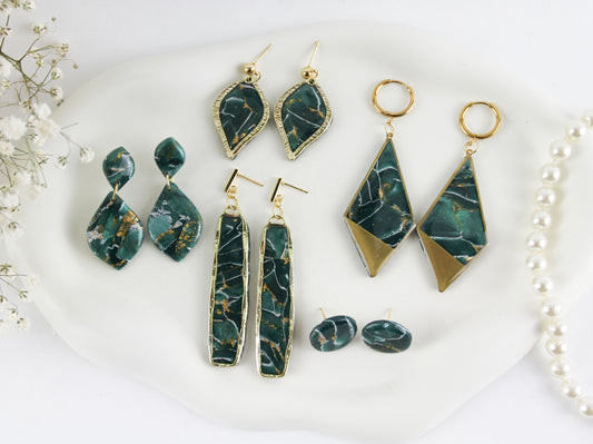 Grüne natursteininspirierte Statement Ohrringe – Kollektion Aureleaf | Handgemacht