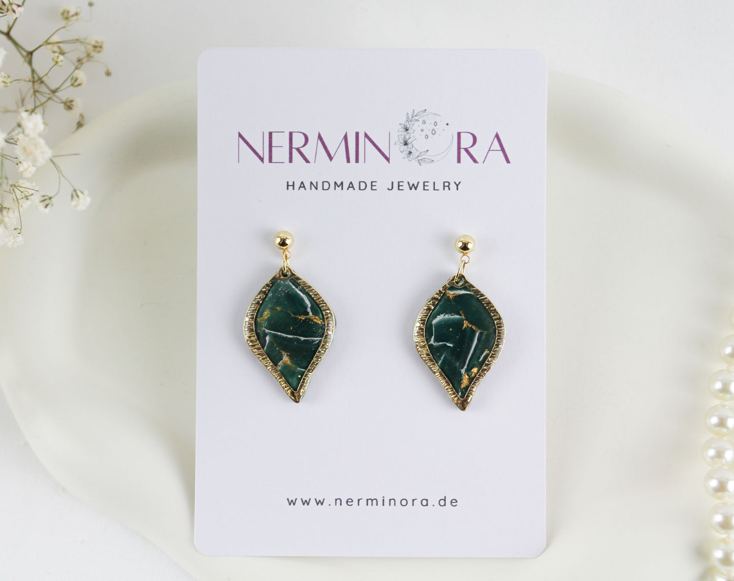 Grüne natursteininspirierte Statement Ohrringe – Kollektion Aureleaf | Handgemacht
