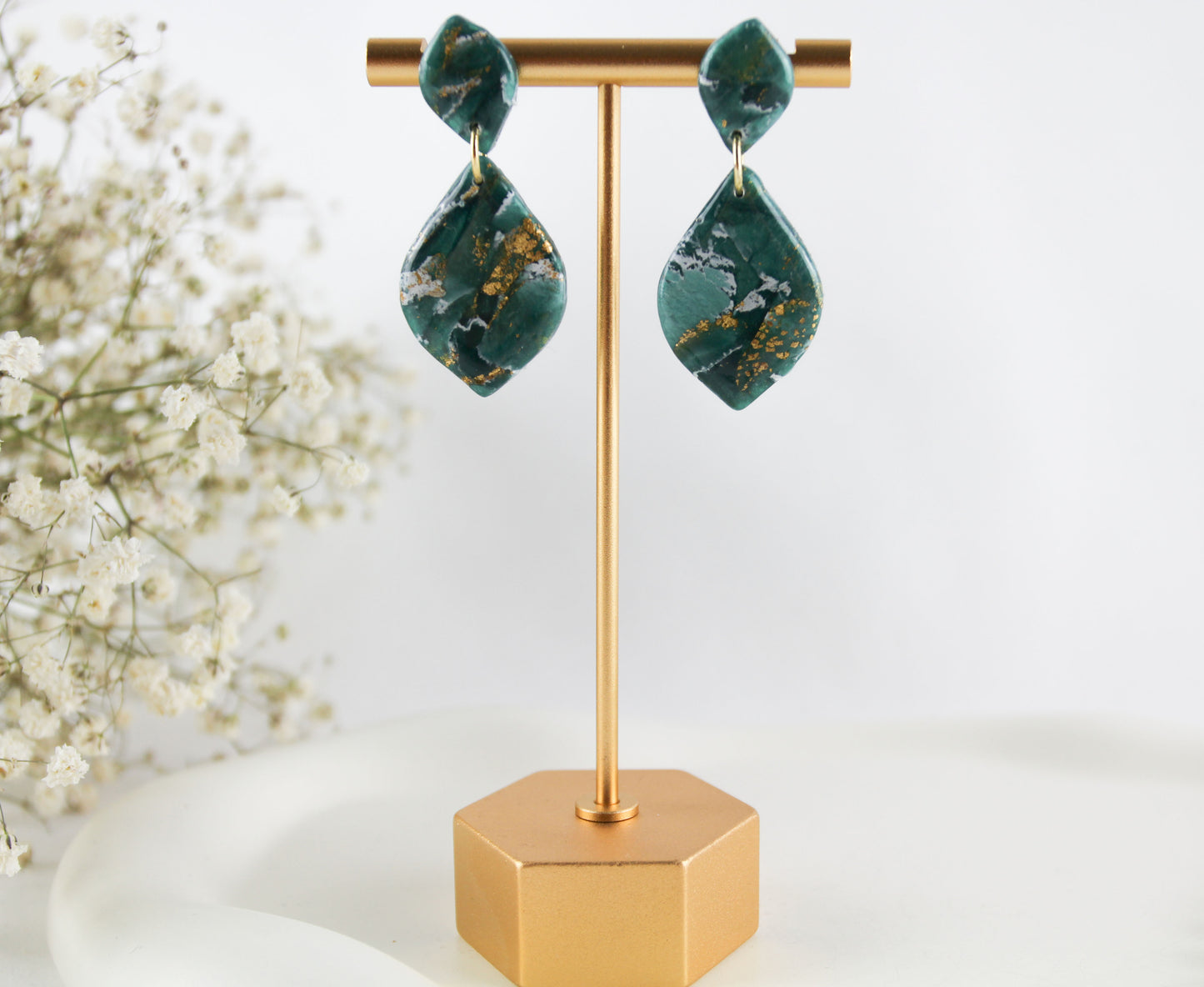 Grüne natursteininspirierte Statement Ohrringe – Kollektion Aureleaf | Handgemacht