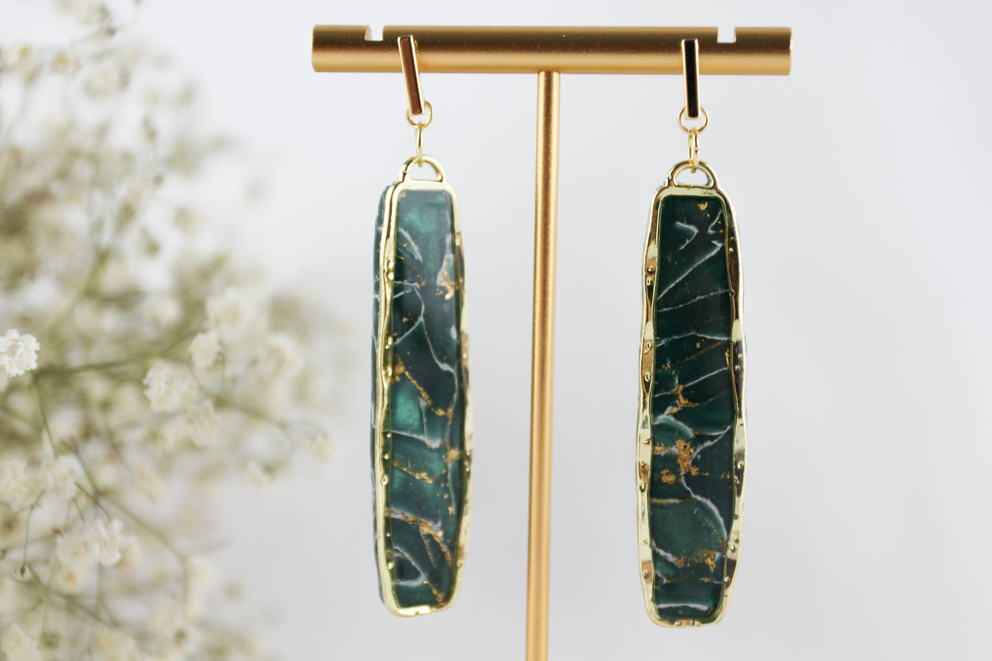 Grüne natursteininspirierte Statement Ohrringe – Kollektion Aureleaf | Handgemacht