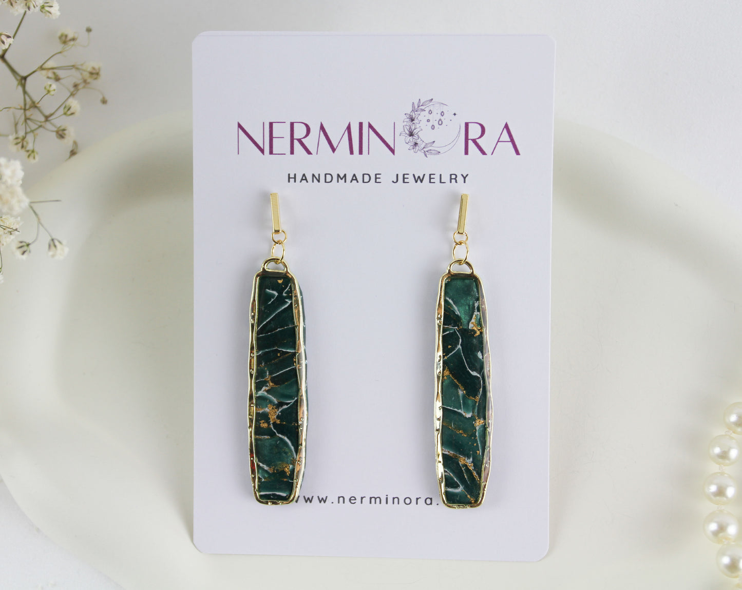 Grüne natursteininspirierte Statement Ohrringe – Kollektion Aureleaf | Handgemacht
