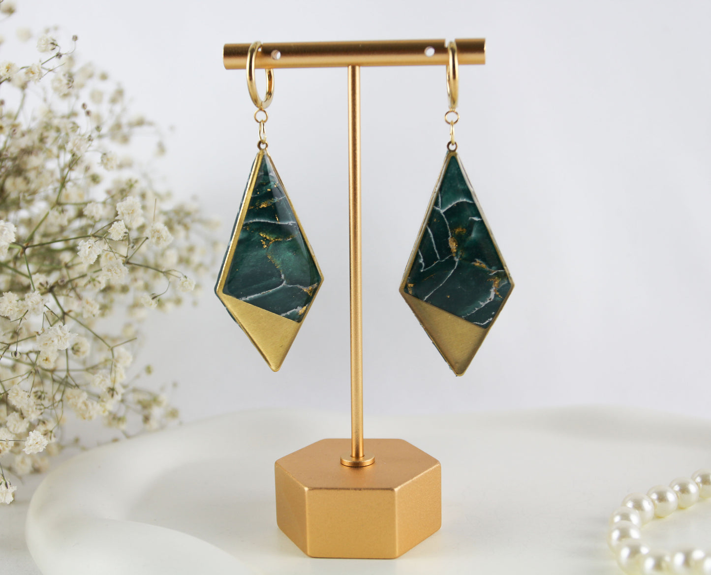 Grüne natursteininspirierte Statement Ohrringe – Kollektion Aureleaf | Handgemacht
