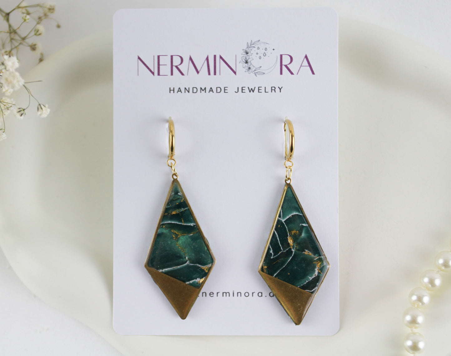 Grüne natursteininspirierte Statement Ohrringe – Kollektion Aureleaf | Handgemacht