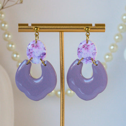 Velvet Blossom Mauve Flow – Elegante Ohrhänger in Mauve mit Blütenelement