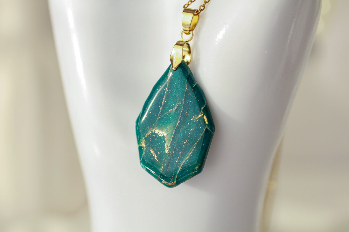 Turea Gold Turquoise – Elegante Ohrringe in Grün & Gold