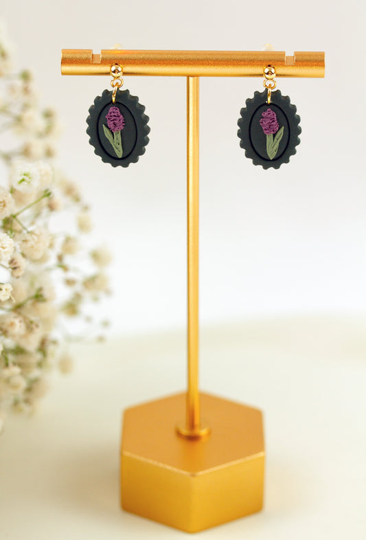 Lavendel Bilderrahmen Ohrringe – Kleine florale Polymer Clay Ohrringe