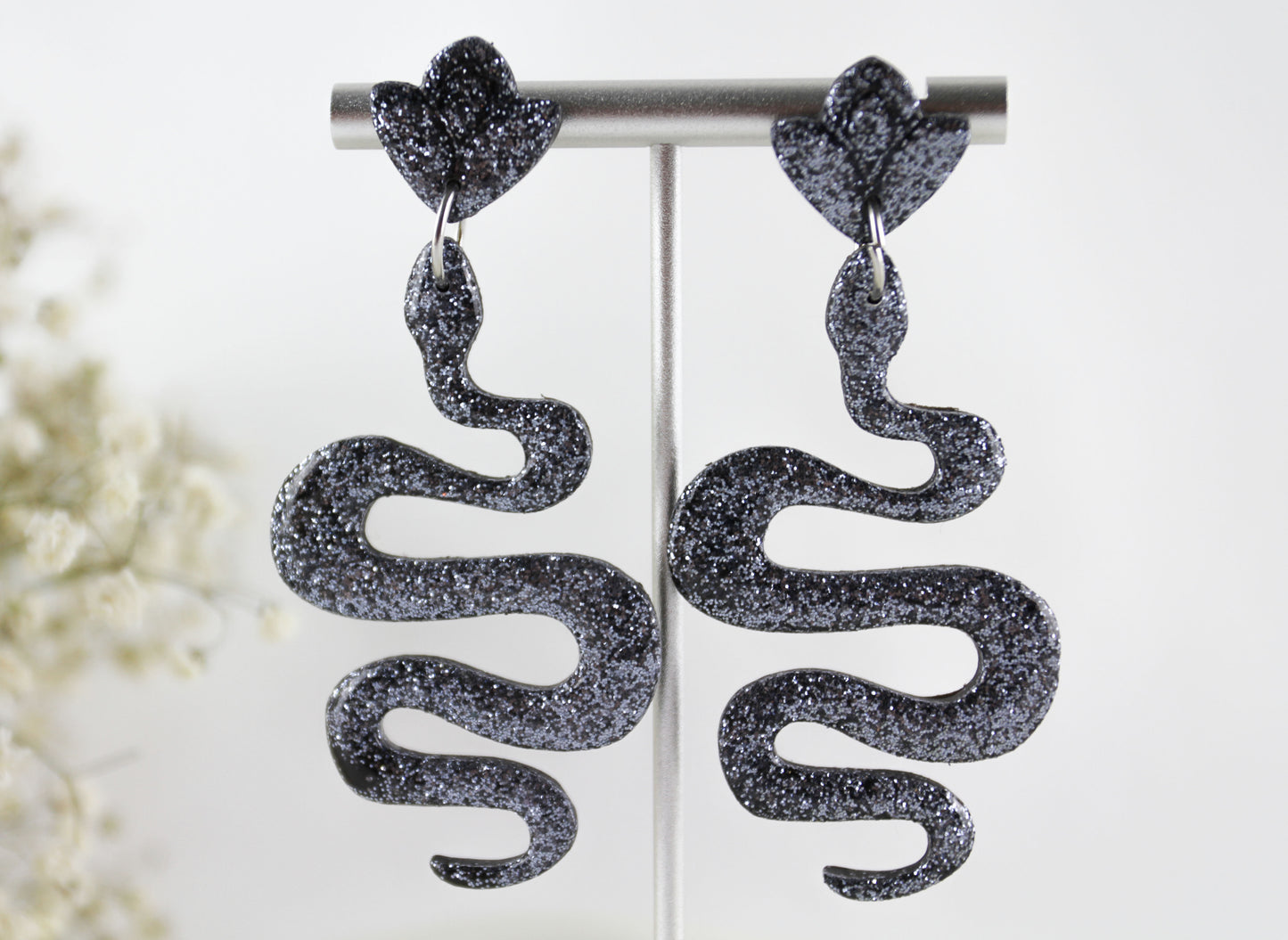 Schwarze Glitzer Schlangen Polymer Clay Ohrringe