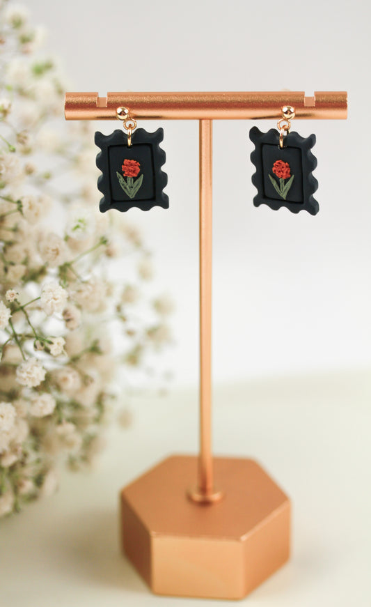 Marigold – Kleine handgefertigte Blumen-Ohrringe aus Polymer Clay