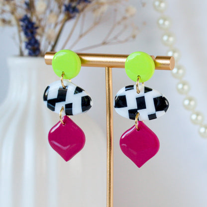 Check Pop Berry – Dreistufige Color-Block Ohrhänger in Magenta
