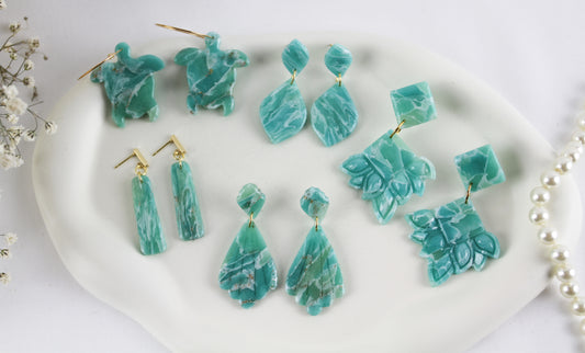Maritime türkisfarbige Sommer Meer natursteininspirierte Polymer Clay Ohrringe