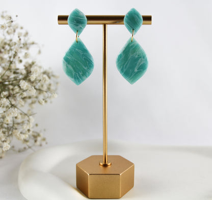 Maritime Türkise Sommer Ohrringe – Handgefertigte Polymer Clay Ohrringe im Meeresstil