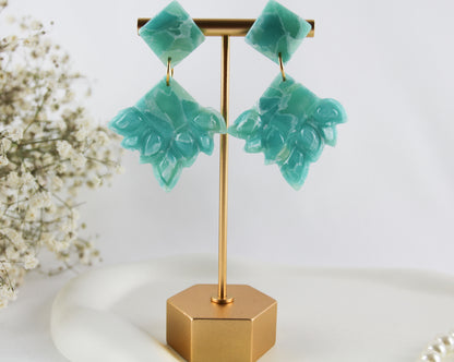 Maritime Türkise Sommer Ohrringe – Handgefertigte Polymer Clay Ohrringe im Meeresstil